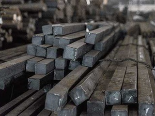 Квадрат стальной горячекатаный 18 мм н/д