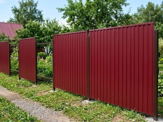 Профлист МП20 0.4 мм RAL 3005 Красное Вино 1 - в «Монолит-Металлопрокат».