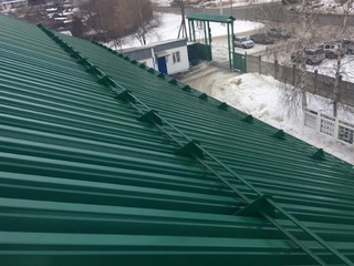 Профлист НС35 0.75 мм RAL 6005 Зеленый Мох 2 - в «Монолит-Металлопрокат».